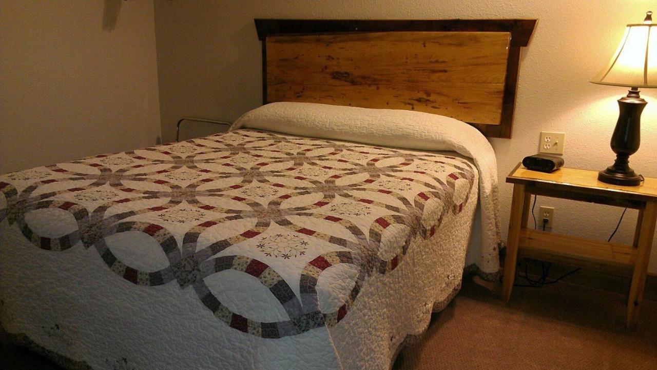 Yellowstone Village Inn And Suites Gardiner Εξωτερικό φωτογραφία